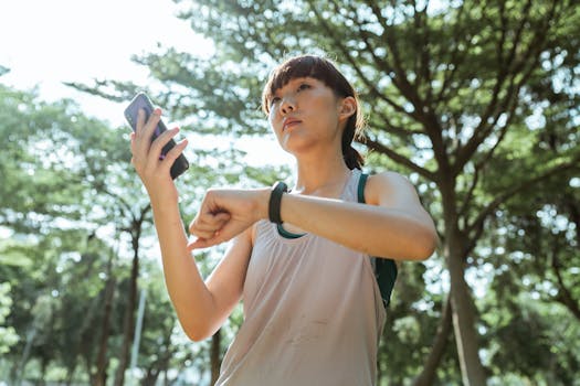 an employee using a wellness app