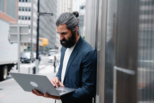 a digital nomad enjoying their time outdoors